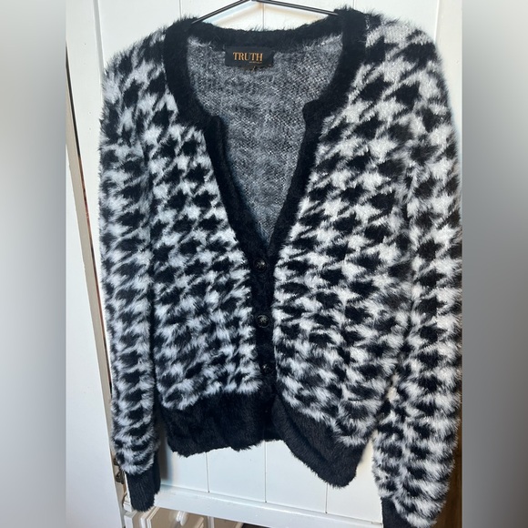 Truth Houndstooth Print Fuzzy Cardigan Size Medium - Picture 1 of 9